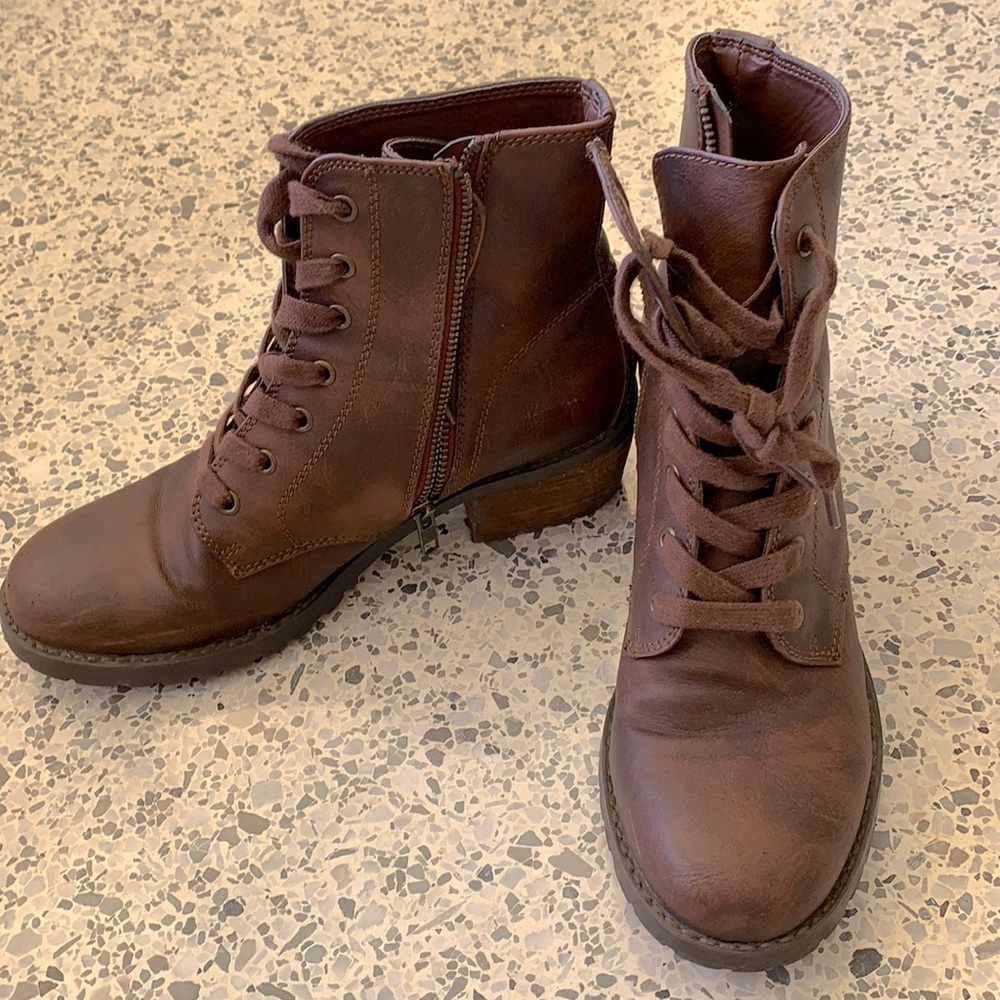 Brown Eagle Outfitter ankle boots